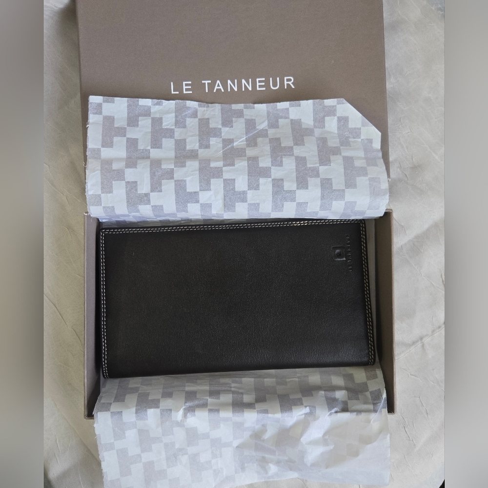 Vintage Le Tanneur Leather Wallet